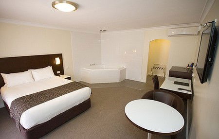Country Comfort Premier Motel - Accommodation Coffs Harbour 3
