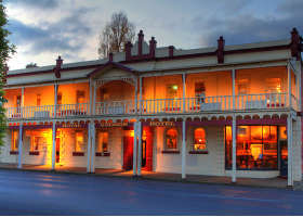 Royal George Hotel - Accommodation Coffs Harbour 0
