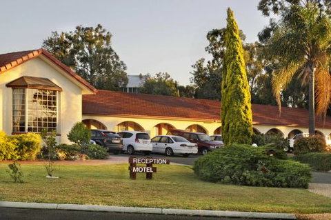 McNevins Warwick Motel & Gunyah Restaurant - Accommodation Coffs Harbour 0