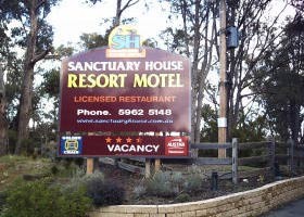 Sanctuary House Resort Motel - Healesville - Accommodation Coffs Harbour 1