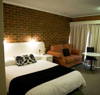 Cousins Motor Inn - Accommodation Coffs Harbour