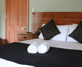 Tullah Lakeside Chalets - Accommodation Coffs Harbour
