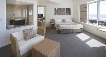 Stradbroke Island Beach Hotel - Accommodation Coffs Harbour 1