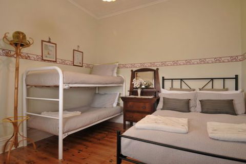 Charlie Bates Cottage - Accommodation Coffs Harbour 4