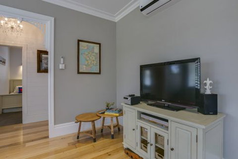Blakiston House - Accommodation Coffs Harbour 9