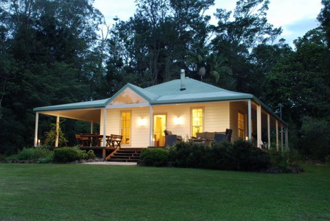 Fernridge Farm Cottage - Accommodation Coffs Harbour 1