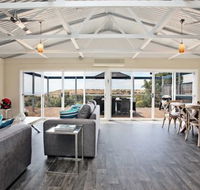 Coral Sands Luxury Beach House - Accommodation Coffs Harbour