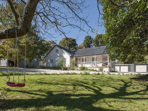 Sutton House - Accommodation Coffs Harbour 0
