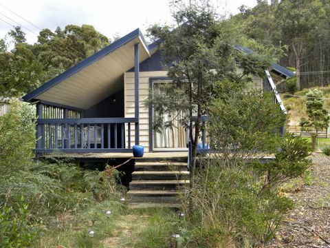 Huon Charm Waterfront Cottages - Accommodation Coffs Harbour 0