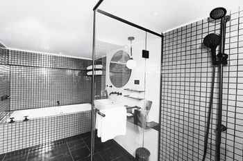 Ovolo Woolloomooloo - Accommodation Coffs Harbour 81