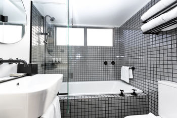 Ovolo Woolloomooloo - Accommodation Coffs Harbour 84