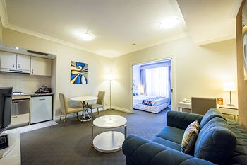 Seasons Harbour Plaza - Accommodation Coffs Harbour 0