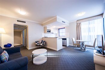 Seasons Harbour Plaza - Accommodation Coffs Harbour 1