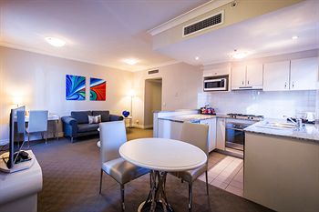 Seasons Harbour Plaza - Accommodation Coffs Harbour 2