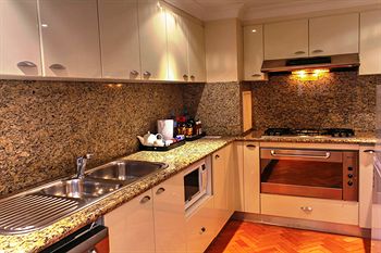 Seasons Harbour Plaza - Accommodation Coffs Harbour 10