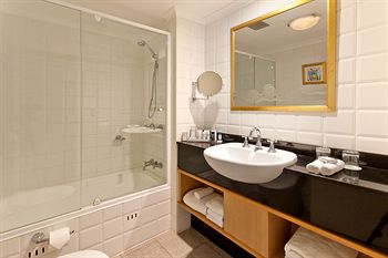 Radisson Hotel & Suites Sydney - Accommodation Coffs Harbour 0