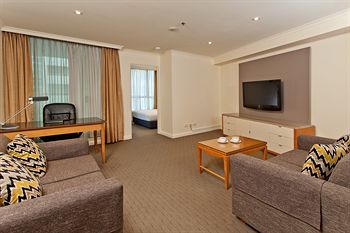 Radisson Hotel & Suites Sydney - Accommodation Coffs Harbour 3