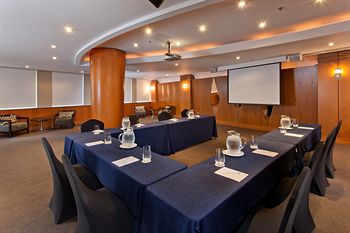 Radisson Hotel & Suites Sydney - Accommodation Coffs Harbour 4