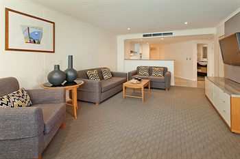 Radisson Hotel & Suites Sydney - Accommodation Coffs Harbour 8