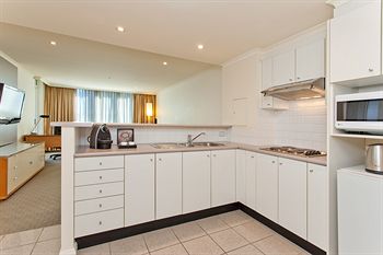 Radisson Hotel & Suites Sydney - Accommodation Coffs Harbour 13