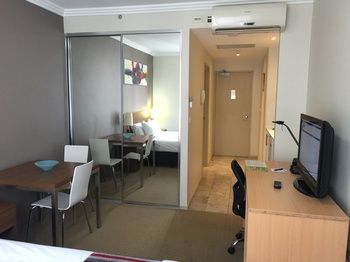 APX Darling Harbour - Accommodation Coffs Harbour 2