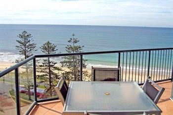 Peninsular Beachfront Resort - Accommodation Coffs Harbour 3