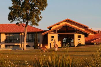 Chateau Elan - Accommodation Coffs Harbour 13
