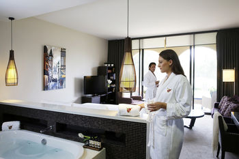 Chateau Elan - Accommodation Coffs Harbour 23