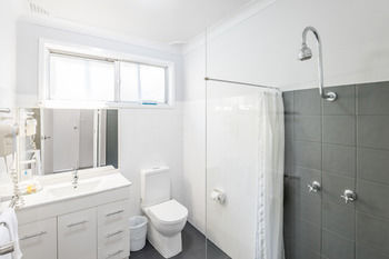 The Esplanade Motel - Formerly Eco-Inn Warners Bay - Accommodation Coffs Harbour 5