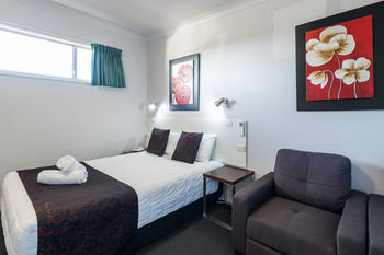 The Esplanade Motel - Formerly Eco-Inn Warners Bay - Accommodation Coffs Harbour 9