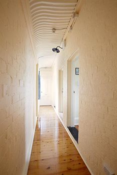 Admiral Collingwood Lodge - Accommodation Coffs Harbour 2
