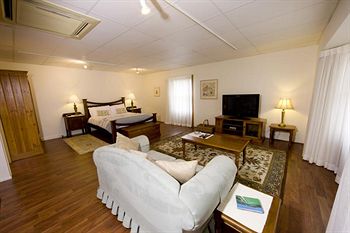 Montville Attic - Accommodation Coffs Harbour 8