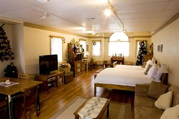 Montville Attic - Accommodation Coffs Harbour 12