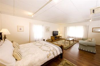 Montville Attic - Accommodation Coffs Harbour 14