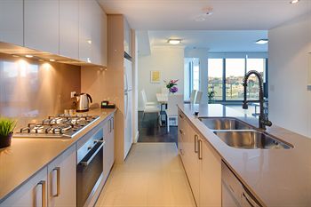 Zara Tower - Luxury Suites And Apartments - Accommodation Coffs Harbour 28