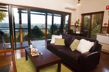 Montville Misty View Cottages - Accommodation Coffs Harbour 2