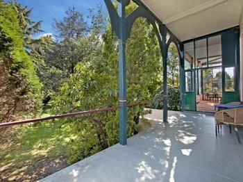 The Victoria & Albert Guesthouse - Accommodation Coffs Harbour 1