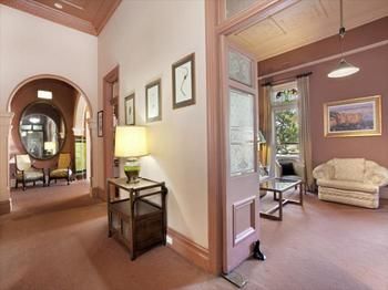 The Victoria & Albert Guesthouse - Accommodation Coffs Harbour 11