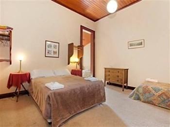 The Victoria & Albert Guesthouse - Accommodation Coffs Harbour 13