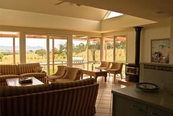 Rothbury Escape - Accommodation Coffs Harbour 7