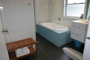 Culburra Beach House - Accommodation Coffs Harbour 2