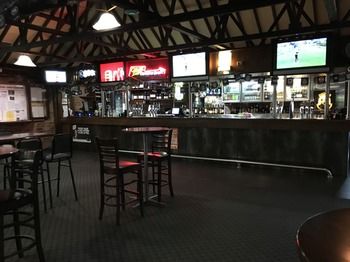 Avoca Beach Hotel & Resort - Accommodation Coffs Harbour 3