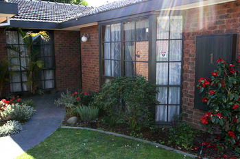 Knoxfield VIC Accommodation Coffs Harbour