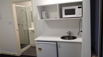 Cityview Studio Accommodation - Accommodation Coffs Harbour 6