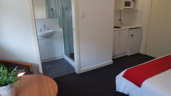 Cityview Studio Accommodation - Accommodation Coffs Harbour 20