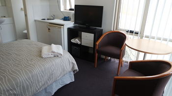 Cityview Studio Accommodation - Accommodation Coffs Harbour 26