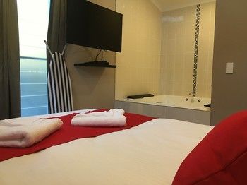 Huskisson Beach Bed And Breakfast - Accommodation Coffs Harbour 67