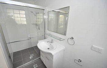 Balmain 1 Mont Furnished Apartment - Accommodation Coffs Harbour 0