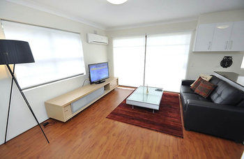 Balmain 1 Mont Furnished Apartment - Accommodation Coffs Harbour 3