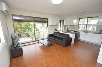 Balmain 1 Mont Furnished Apartment - Accommodation Coffs Harbour 4